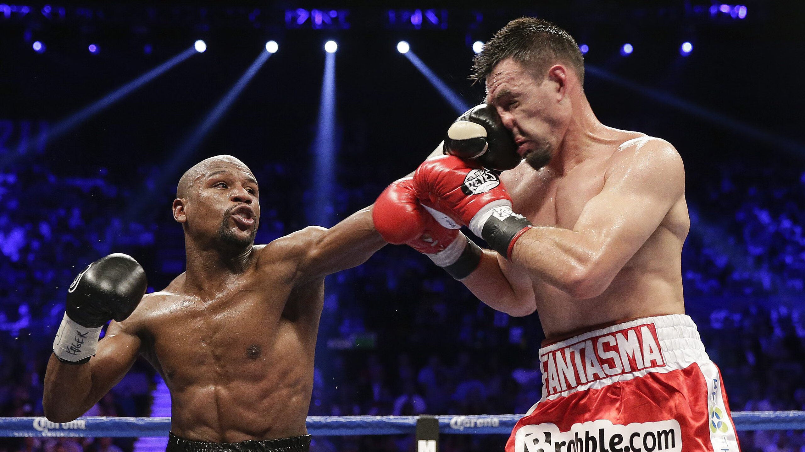 虚拟现实比赛直播：真人与虚拟交相辉映，虚拟现实大赛